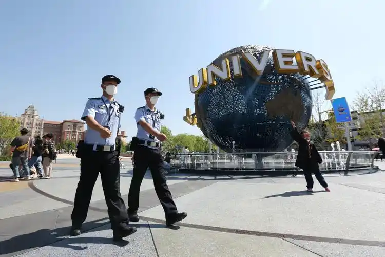 北京副中心警察驻守"网红打卡地" 守护平安|民警|北京市|网红_新浪新