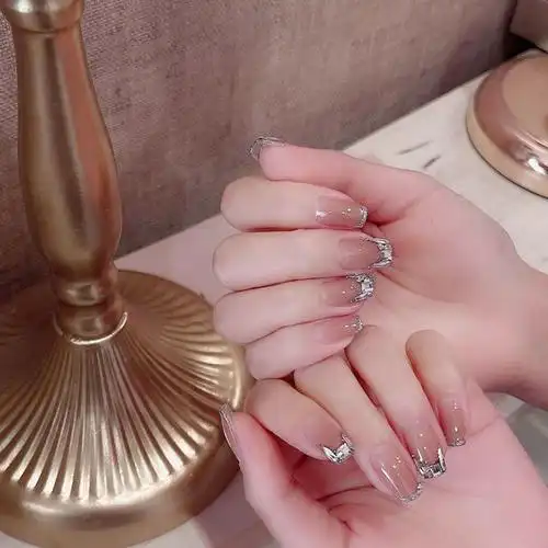 钻网红风轻熟美甲图片