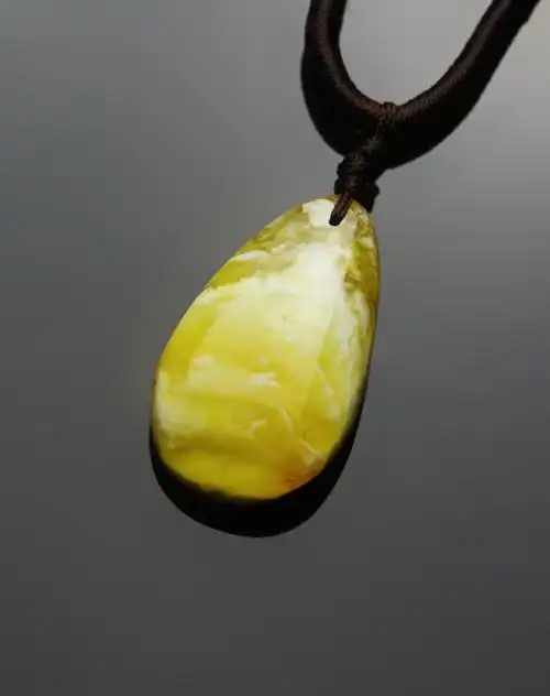 黄色琥珀蜜蜡吊坠(附证书)