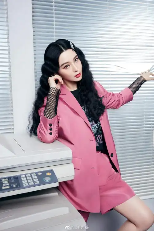 u/ti品牌代言人范冰冰##范冰冰新年代言#广告大片来咯,跟着fbb解锁