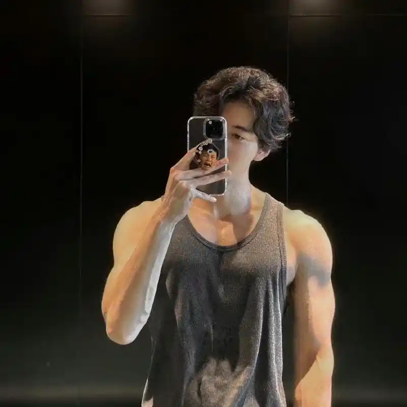 穿衣显瘦,脱衣有肉,陈星旭这肌肉线条绝了