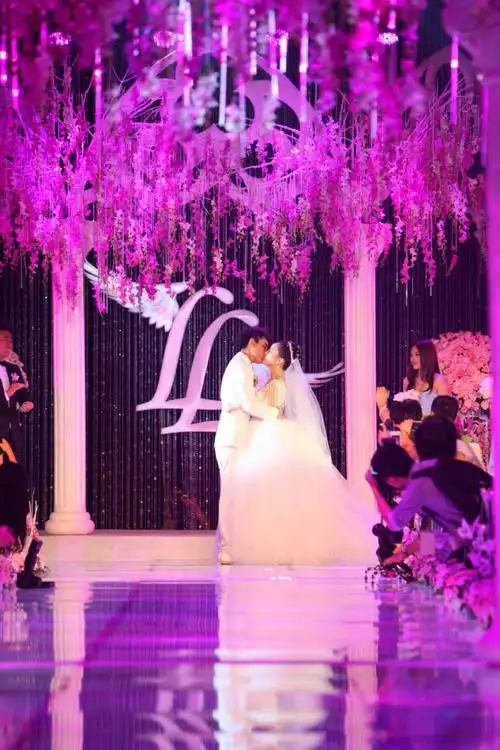 亮璐夫妇高清结婚旧照曝光,李小璐也曾是宽下巴圆脸族|李小璐|贾乃亮