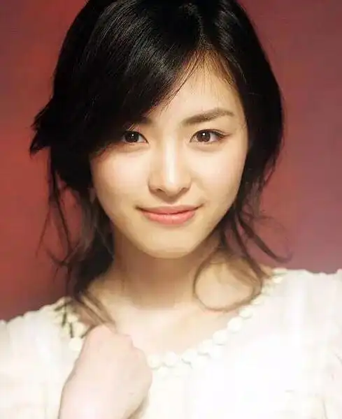 眼睛是我看过最标准的桃花眼