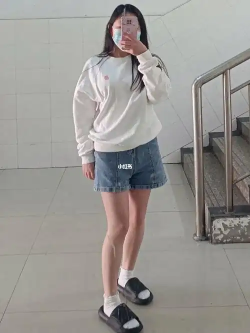 身高155体重100斤穿搭