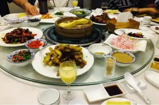 相信很多的人都是纯吃饭,对于酒桌的东西也是不爱听的,有的涉及专业的