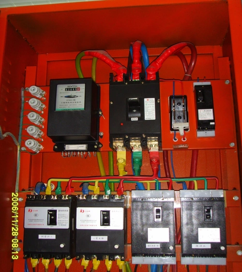 55现场总配电箱设置情况