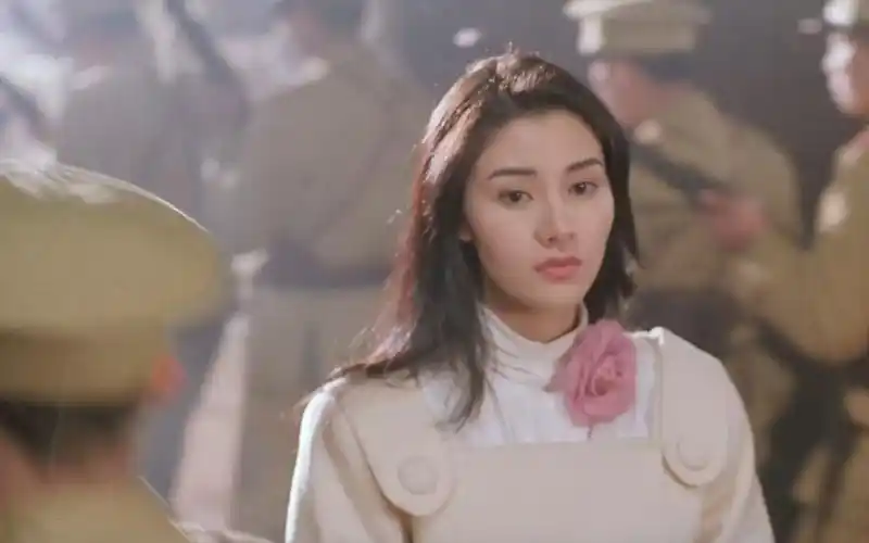 李嘉欣颜值巅峰,《醉拳3》里古装好美,梨花带雨我见犹怜