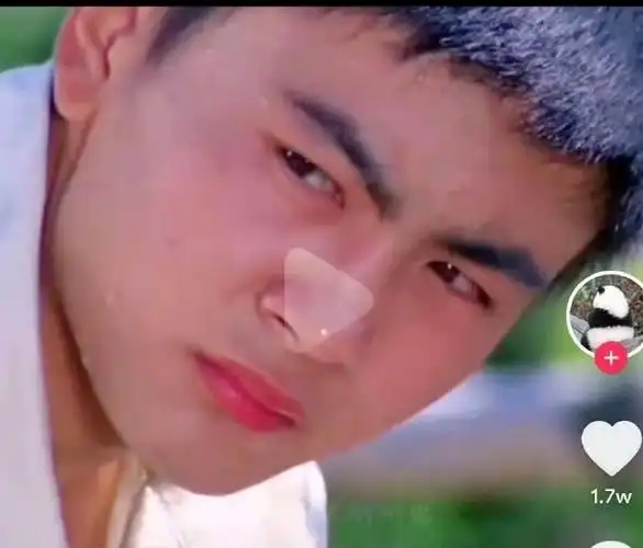 洪剑涛回应初代军艺校草网友岁月从不败美人但败军艺校草