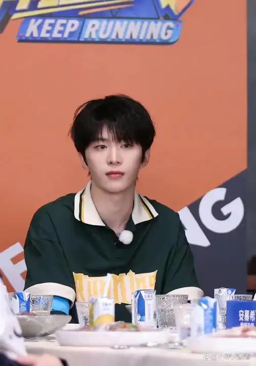 跑男节目组频频犯错,继angelababy之后又把范丞丞名字打错了