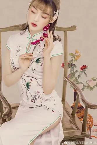 婉约江南古装摄影:一袭旗袍,岁月静美