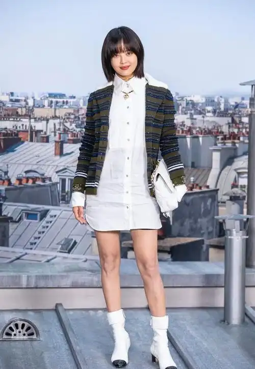 辛芷蕾时尚驾驭力太强短发利落又潇洒衬衫出褶都不影响气场