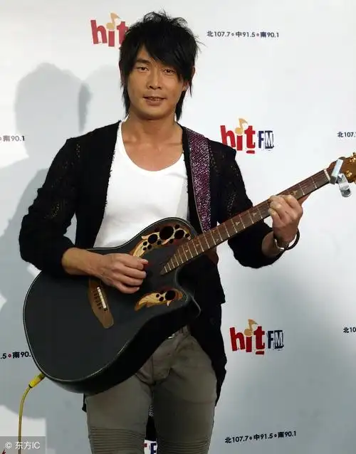 台湾歌手演员主持人黄品源