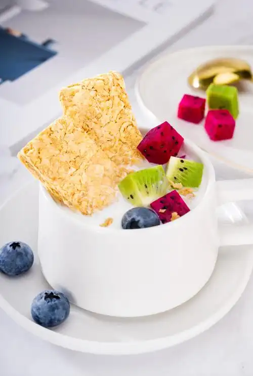 麦片品类加速走向年轻化欧扎克推出首款全麦脆麦片持续押注早餐市场