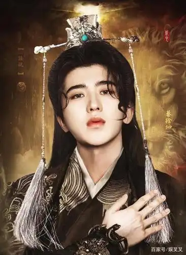 此前蔡徐坤的一组古装造型也曾在网上掀起一阵热议.