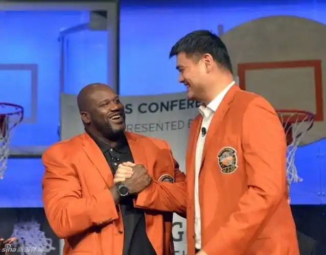 博班对手眼神涣散,火箭球员都偷瞄姚明