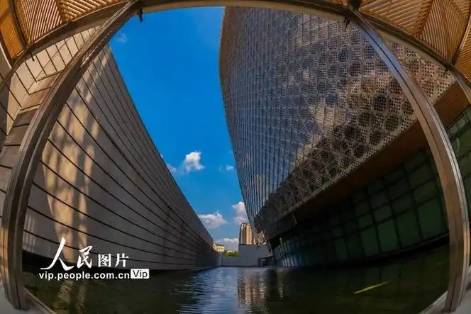 广州艺术博物院广州美术馆新馆光影迷人