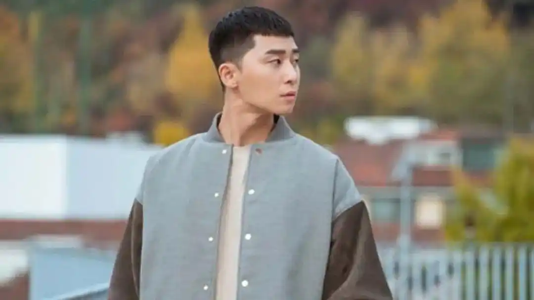 剧中上身yeezy和fog,私下上脚aj和nike,朴叙俊成直男穿搭典范?