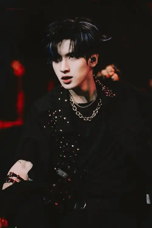 严浩翔挑染蓝发造型##严浩翔 少年王者燃炸onfire##少年onfire第都揪