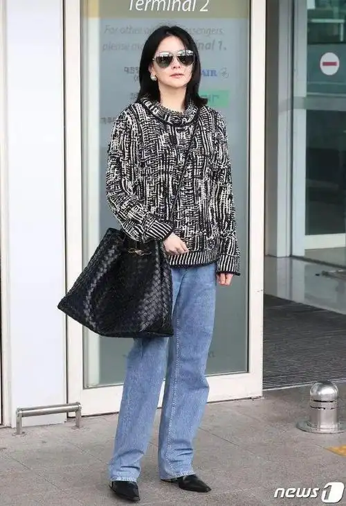 王菲全智贤汤唯最近轮番背着包上热搜都是很实用的款啊