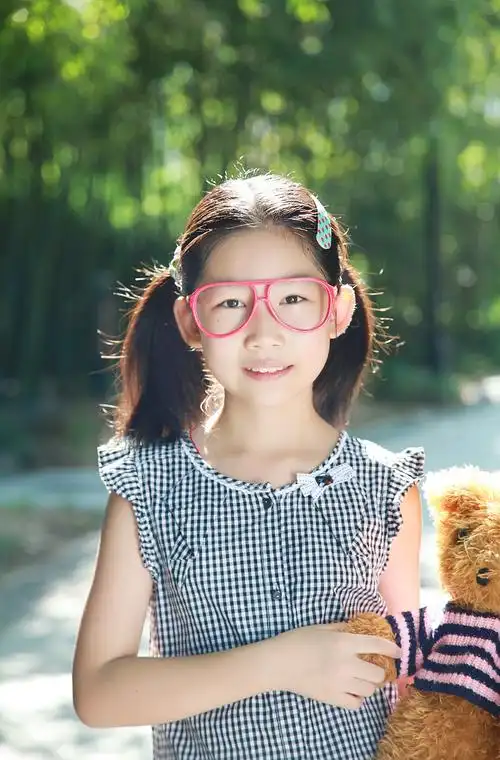 十岁小美女外景,请大师拍砖指点(至尚宝宝贝贝摄影)