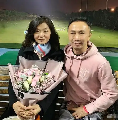 59岁古装女神陈玉莲近照美人迟暮显苍老素颜出镜昔日风姿不再