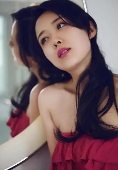 气质美女颜丹晨