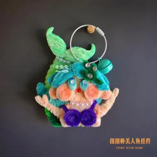 她做美人鱼,老母亲也不能闲着