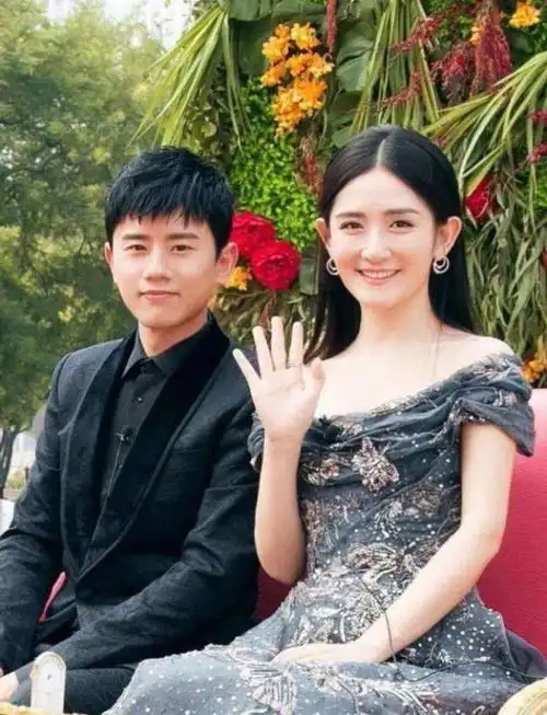 为何张杰这么宠爱谢娜?看清她生过双胞胎的肚皮:谁敢不宠!