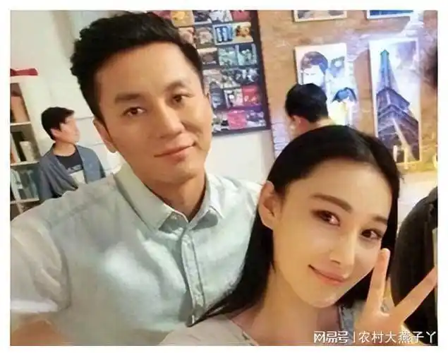 被全网黑的张馨予如何将烂牌打成王炸