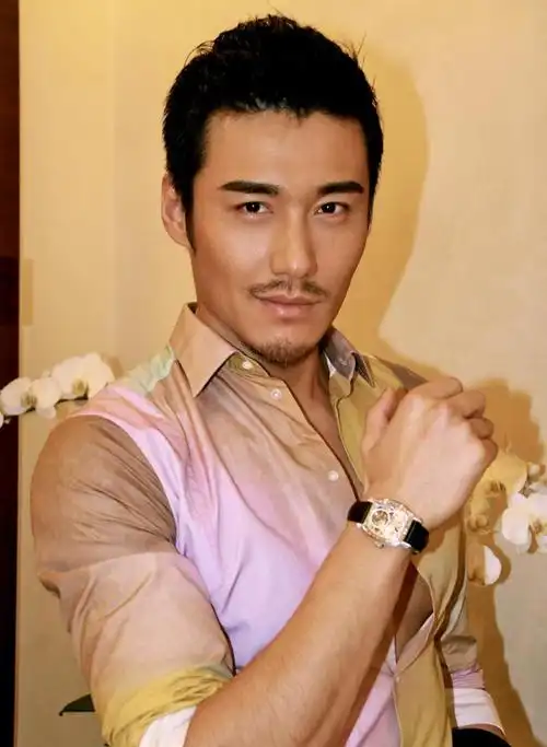 将近50岁的型男胡兵近照曝光,迷倒千万少女!