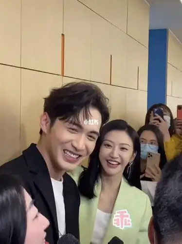 张彬彬景甜好像一对新人