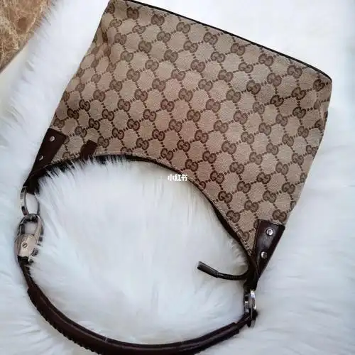 gucci老花腋下包