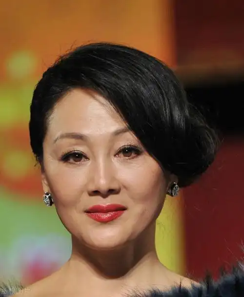 王姬有几任丈夫都是谁(演员王姬的丈夫高峰简历) | 刀哥爱八卦