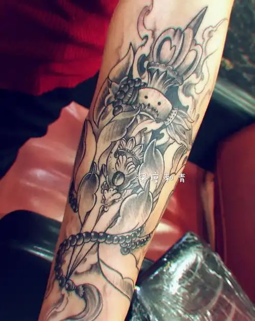 tag标签:纹身师:徐丽青纹身店:深度刺青彩色纹身图片_手臂纹身图案tag