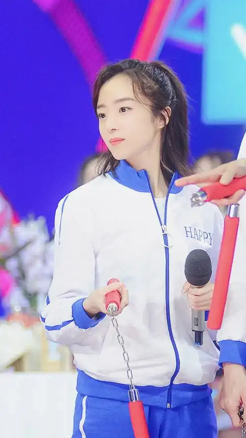 胡冰卿《快乐大本营》剧照图片