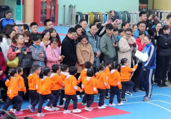 郑州三棉幼儿园冬季运动会—— 小六班