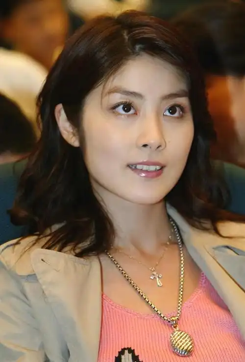 陈慧琳:曾因流产心碎,52岁现状堪比20岁,嫁相恋16年男友成赢家