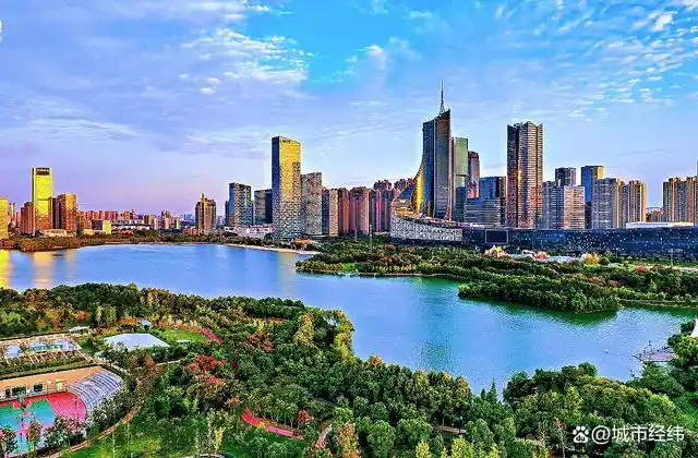 64亿,共设有82个地级及以上城市.