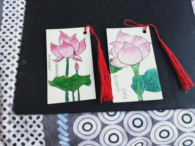巧做荷花书签 感受映日荷花别样红