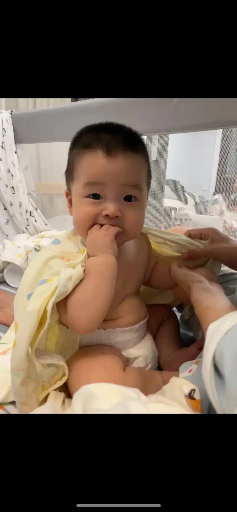 不管刚出生宝宝还是大月龄宝宝,纸尿裤就选一级帮,开始小月龄,我用它