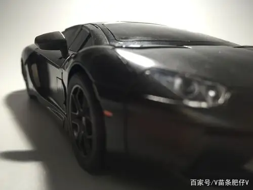 禁闭的头炮可以搭载在车型上,看起来虽然很霸气,但是并不好看.