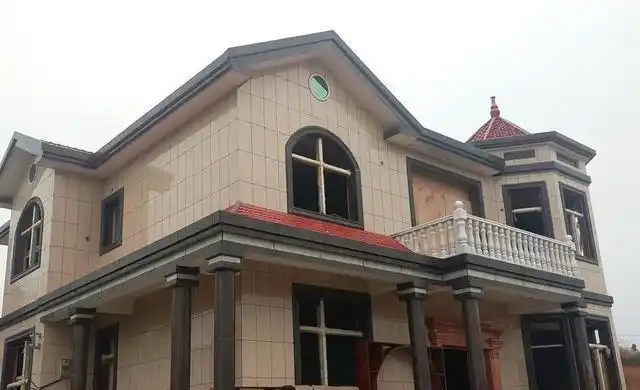 自建房外墙如何装修?做有色漆好还是贴瓷砖?有何依据?