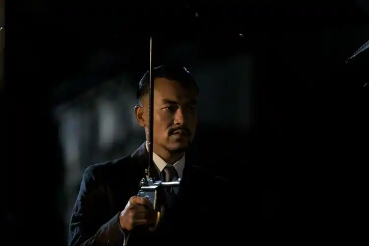 高清图:《让子弹飞》剧照 周润发"小马哥"再度归来