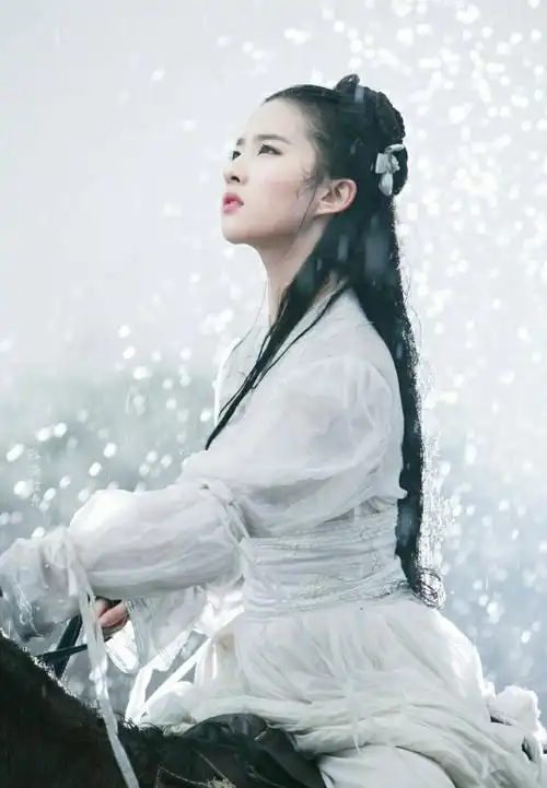 杨颖angelababy,鞠婧祎,刘诗诗,关晓彤,古力娜扎谁是心中的白衣仙女?