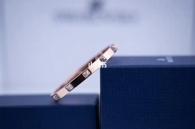 施华洛世奇金字塔手镯_手镯_施华洛世奇怎么样_明星同款_时尚达人