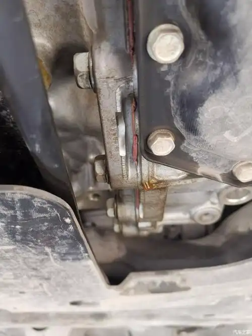 劲炫曲轴后油封渗油问题