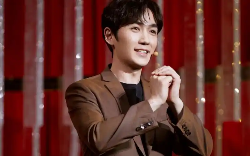 【节目cut】 20190126《直通春晚》朱一龙cut