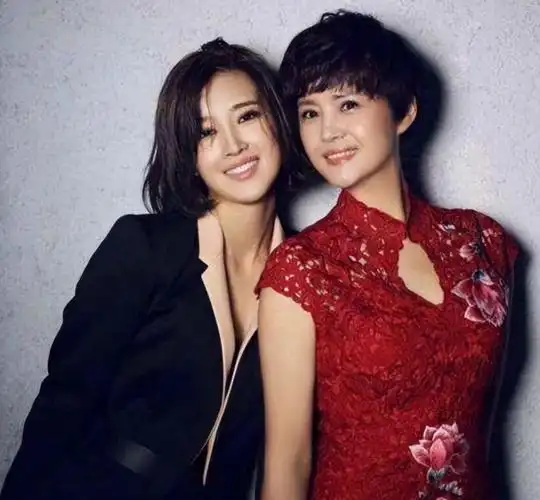 回顾奚望:30岁生日当天宣布离婚,比丈夫小9岁,最痛心的是母亲