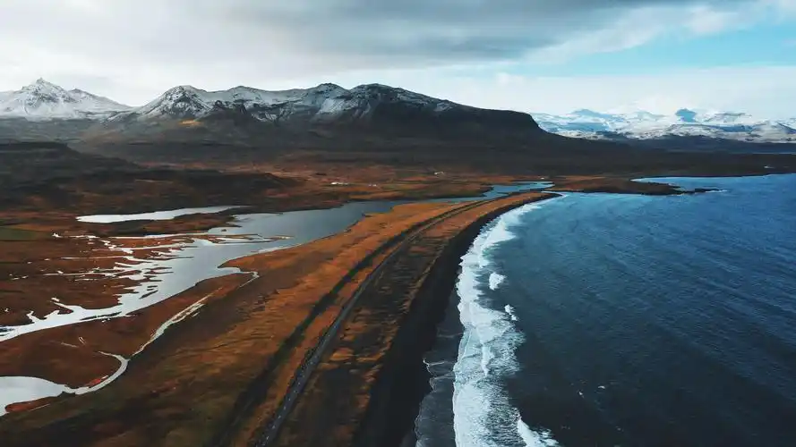 61m上传时间:2020-06-16壁纸标签:冰自然景观4k壁纸封面图冰 自然景观