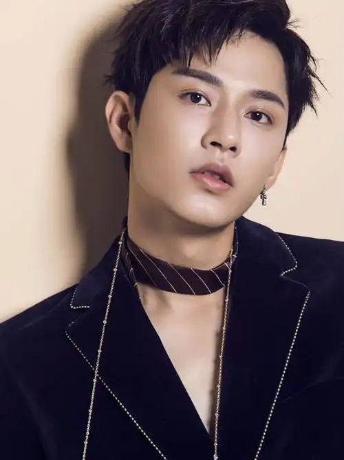 在连云港拍摄男士肖像写真照.